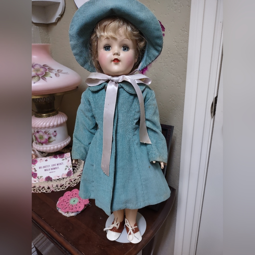 Vintage 1950's P-93 Toni Doll with Outfits